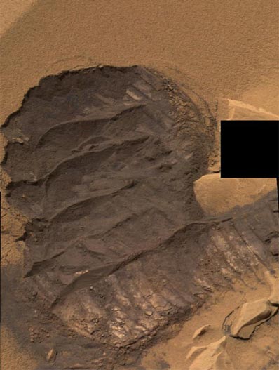 Une dune...craquante ! Comme un moelleux au chocolat ! (crédit : NASA/JPL) Une dune...craquante ! Comme un moelleux au chocolat ! (crédit : NASA/JPL)
