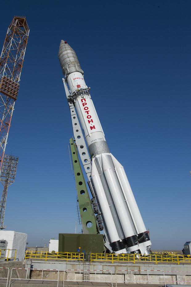 proton rocket reaches launch pad with mars probe